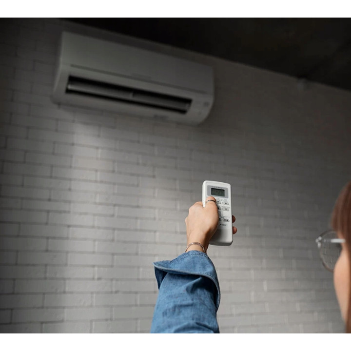 Klimatyzator ścienny GREE Pular PRO 2,7kW Grzanie Zestaw uchwyt Rodigas